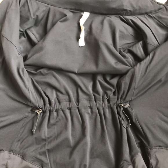 Lululemon Women's Running/Hiking Jacket Black 6 - Picture 12 of 16